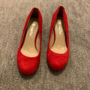 Red dress shoe size 6 1/2